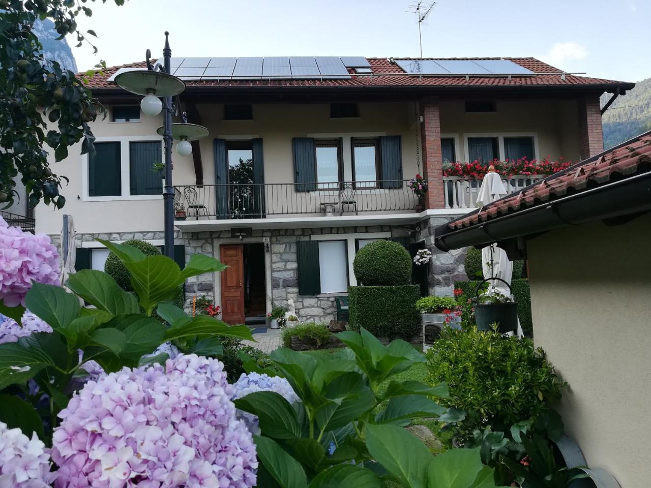 B&B Oltra Lamon Екстер'єр фото